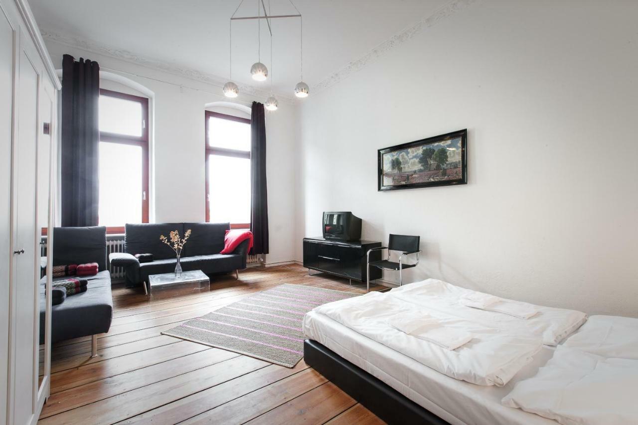 3 Bedroom Apartment Berlino Esterno foto