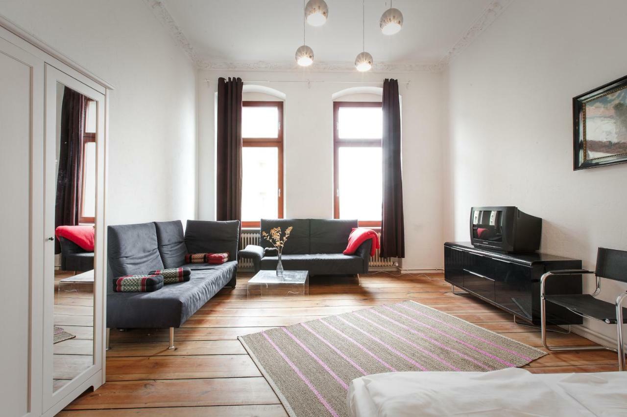 3 Bedroom Apartment Berlino Esterno foto